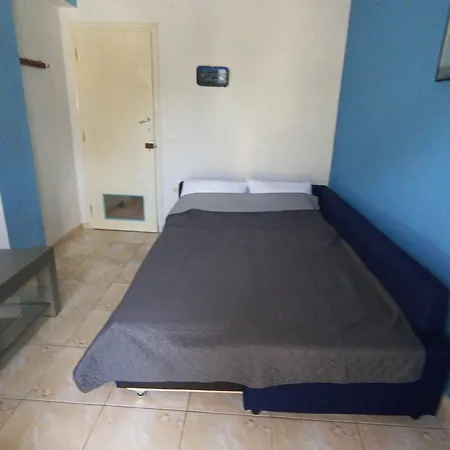 Blue Dolphins 2 Bedroomed House With Court Yard Feriehus Skiathos by