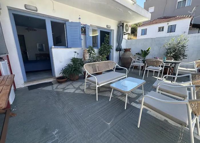 Blue Dolphins 2 Bedroomed House With Court Yard Dom wakacyjny *