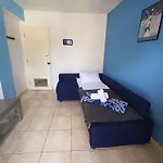 Blue Dolphins 2 Bedroomed House With Court Yard Дом отдыха Скиатос