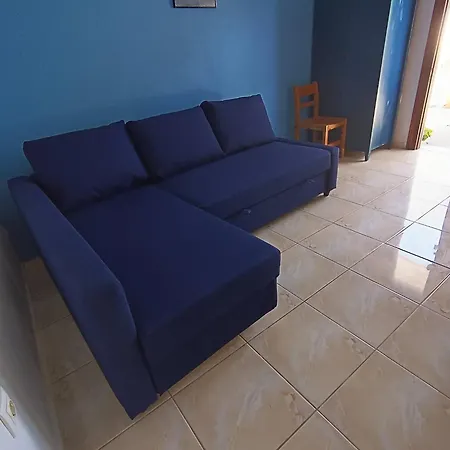 Blue Dolphins 2 Bedroomed House With Court Yard Дом отдыха Скиатос