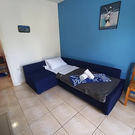 Дом отдыха Blue Dolphins 2 Bedroomed House With Court Yard *