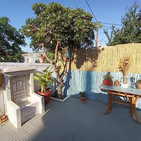 Blue Dolphins 2 Bedroomed House With Court Yard Дом отдыха Скиатос