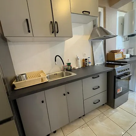 Дом отдыха Blue Dolphins 2 Bedroomed House With Court Yard *