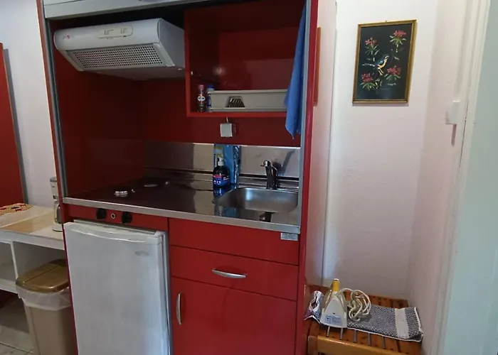 Holiday home Blue Dolphins 2 Bedroomed House With Court Yard *