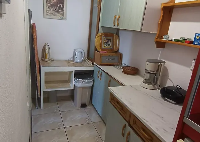 Blue Dolphins 2 Bedroomed House With Court Yard Holiday home *