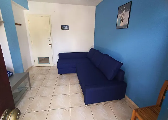 Holiday home Blue Dolphins 2 Bedroomed House With Court Yard