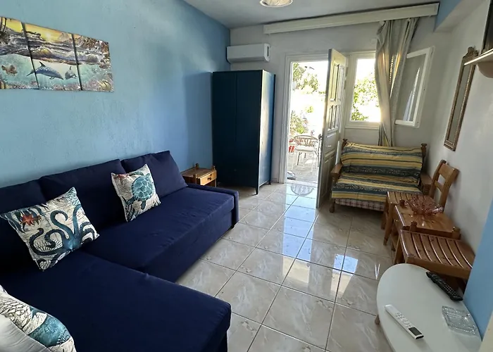 Holiday home Blue Dolphins 2 Bedroomed House With Court Yard