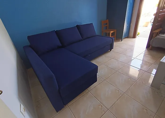 Blue Dolphins 2 Bedroomed House With Court Yard 펜션 스키아토스 타운